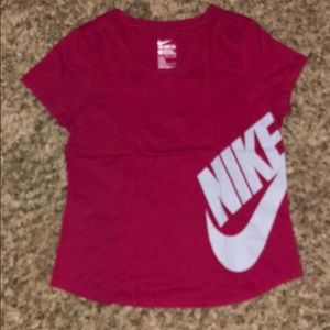 Like New Youth Girls Size Large Nike T-Shirt.